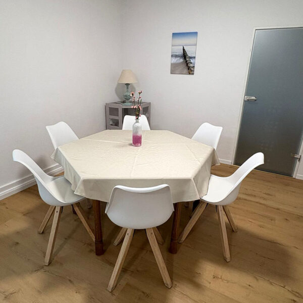 Essbereich im Wohnzimmer des Ferienhaus in Helserdeich bei Friedrichskoog